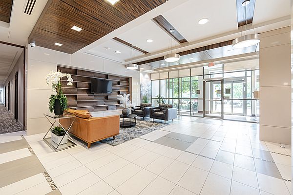 349 Rathburn Rd Grand Mirage Condos
